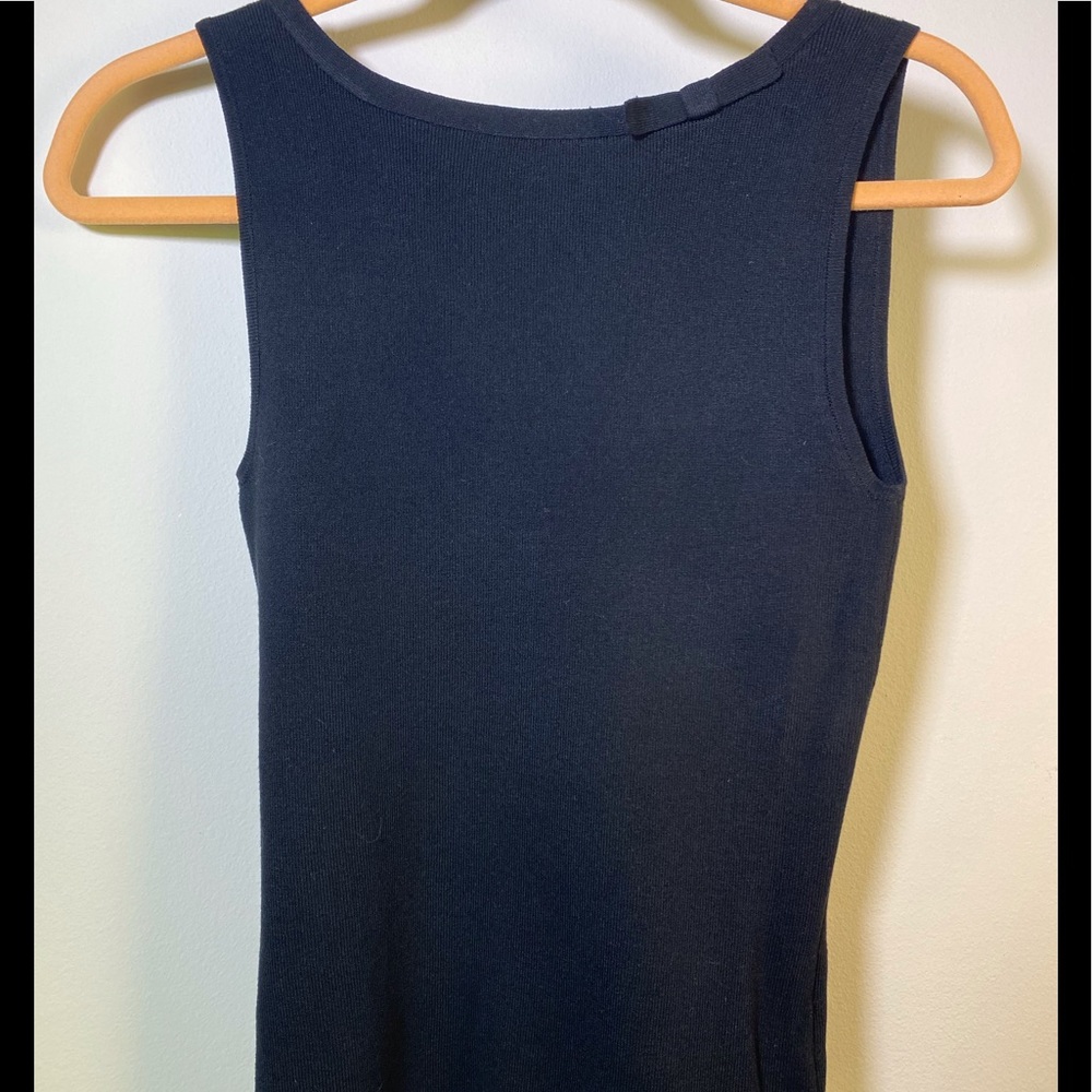 Simple Black tank (82% silk)